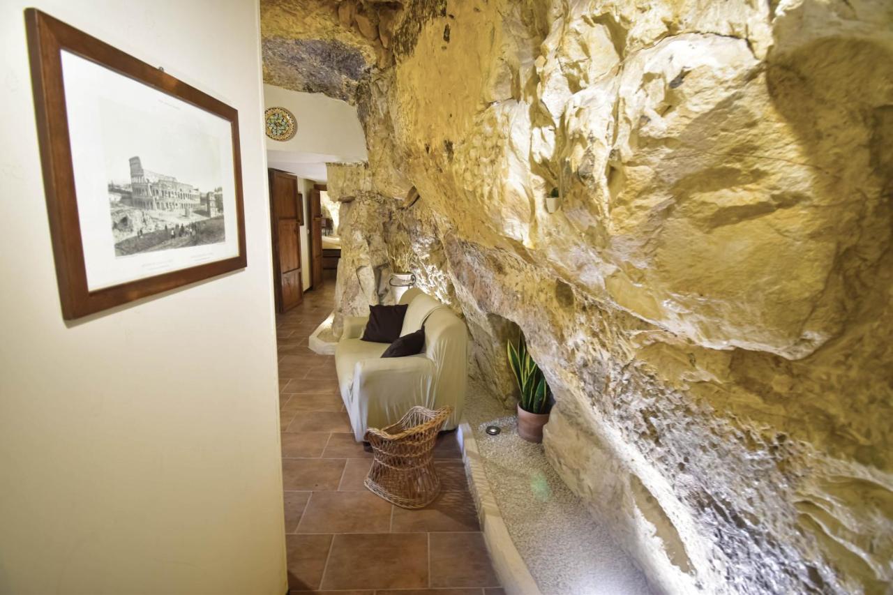 Domum In Petra Casa Nella Roccia Self Check - In Villa โมดิกา ภายนอก รูปภาพ
