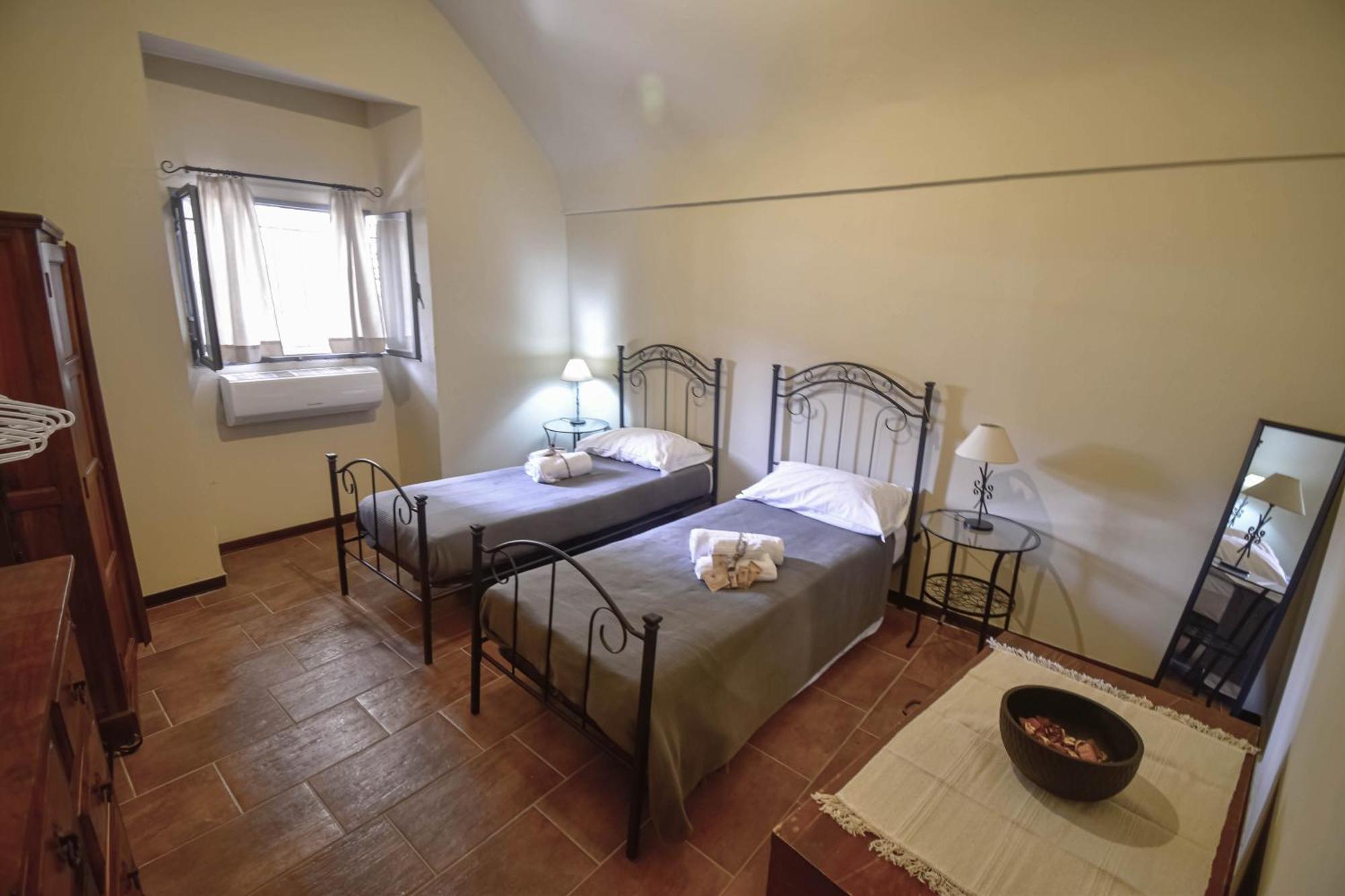 Domum In Petra Casa Nella Roccia Self Check - In Villa โมดิกา ภายนอก รูปภาพ