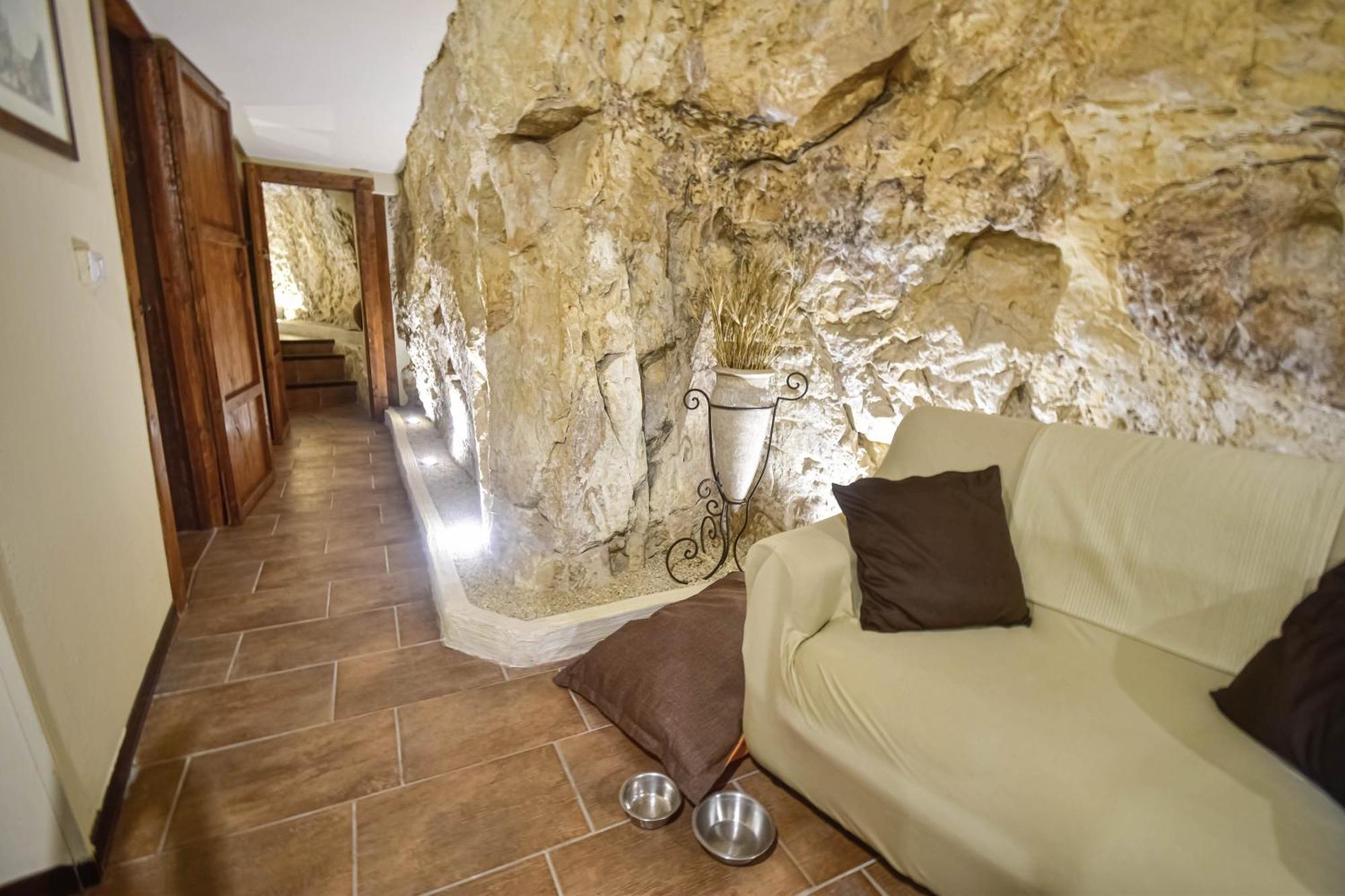 Domum In Petra Casa Nella Roccia Self Check - In Villa โมดิกา ภายนอก รูปภาพ